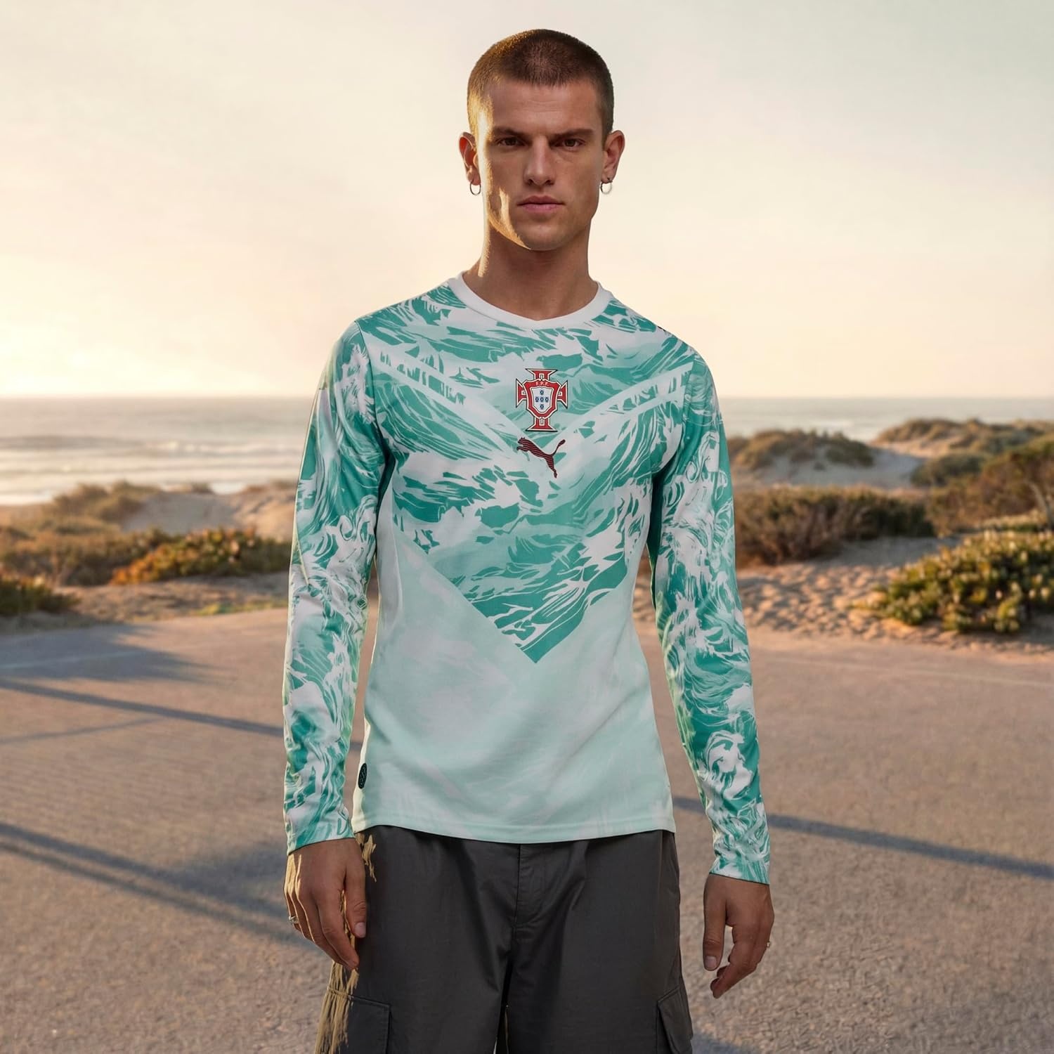 image:imagePuma Mens FA Portugal Away Long Sleeve Jersey ReplicaPuma Whitegreen Lagoon