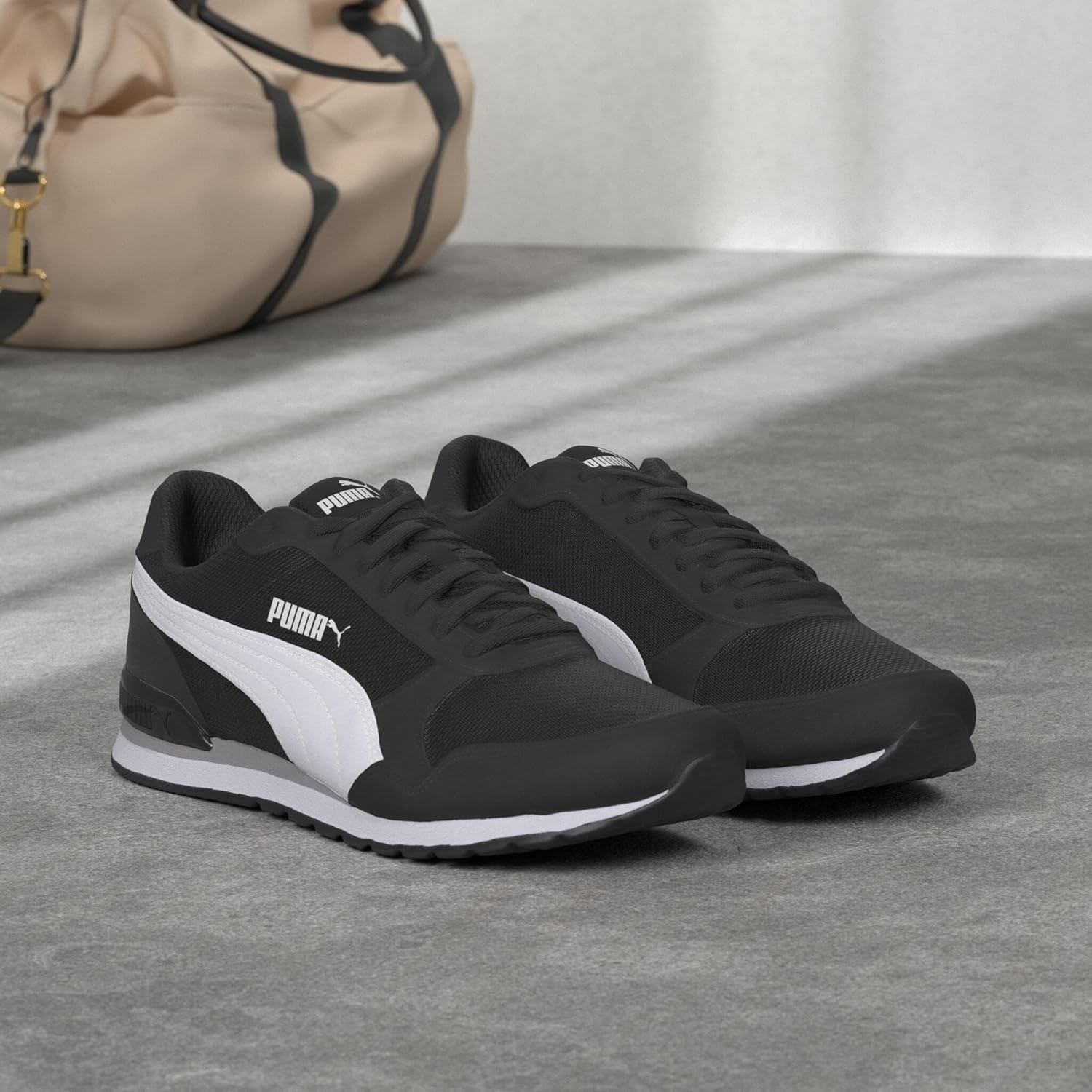 image:imagePuma UnisexChild St Runner Hook and LoopPuma Blackpuma Whitegray Violet